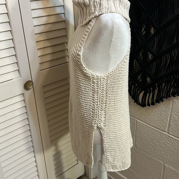 BILLABONG M cream colored knit cowl neck tunic sleeveless sweater- great cond - Picture 3 of 7